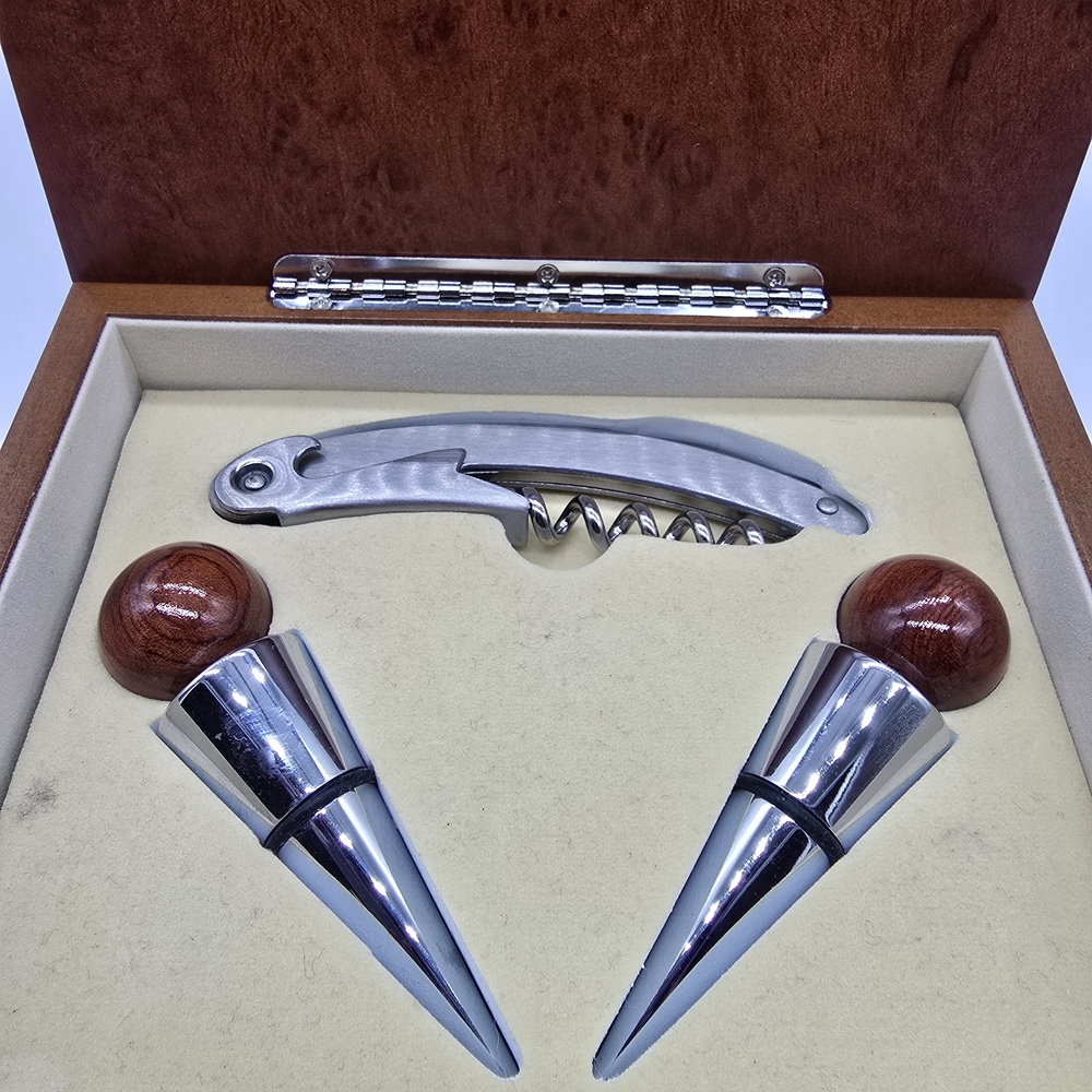 Silver and Brown Wine Accessory Set